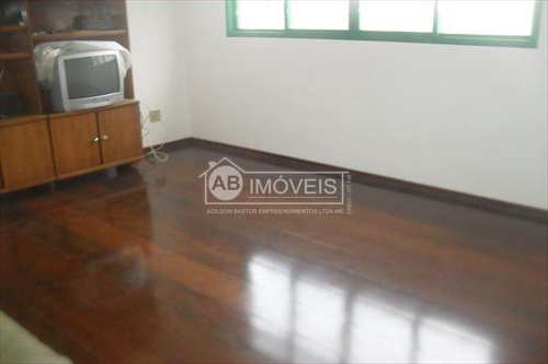 Apartamento, código 2017 em Santos, bairro Embaré