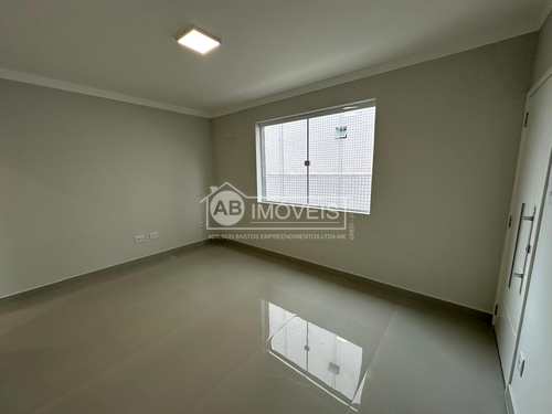 Apartamento, código 5054 em Santos, bairro Estuário