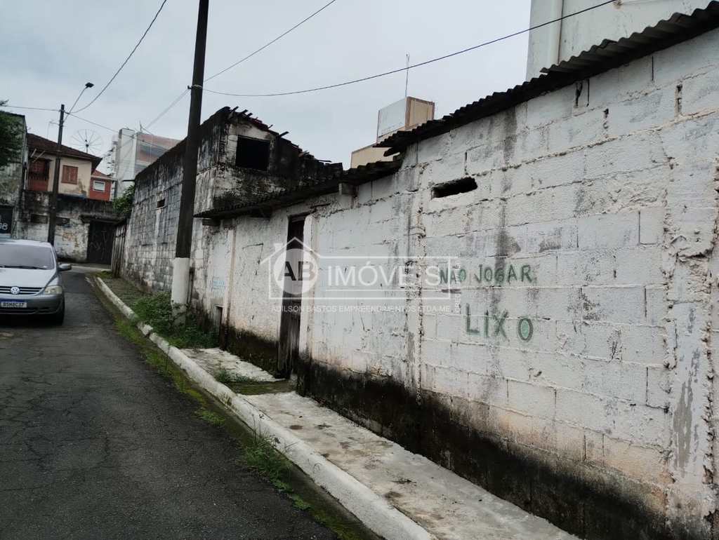 Sobrado em São Vicente, no bairro Vila Valença
