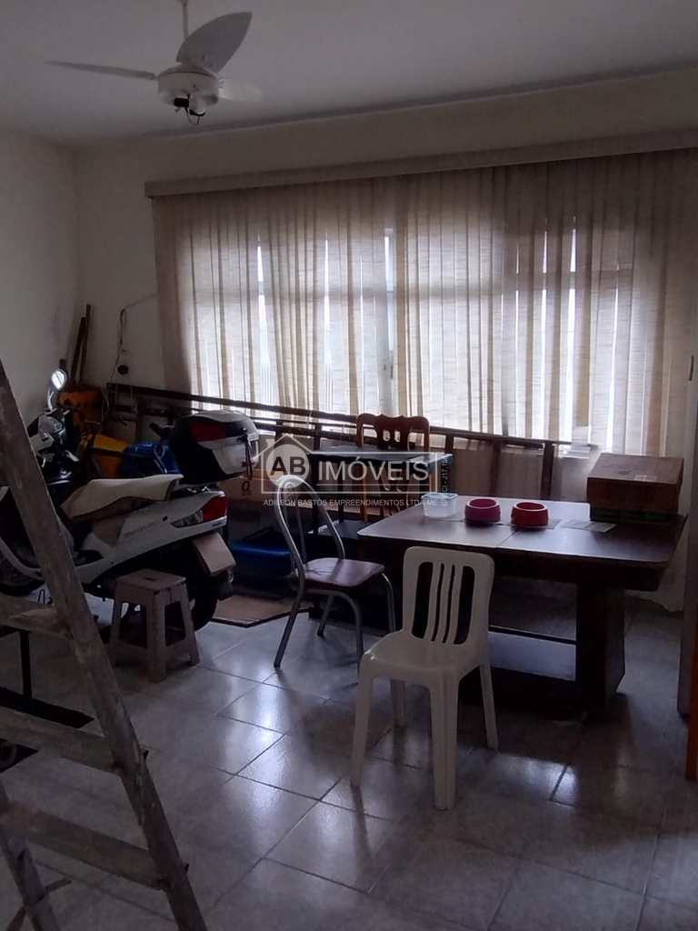 Sobrado em São Vicente, no bairro Vila Valença