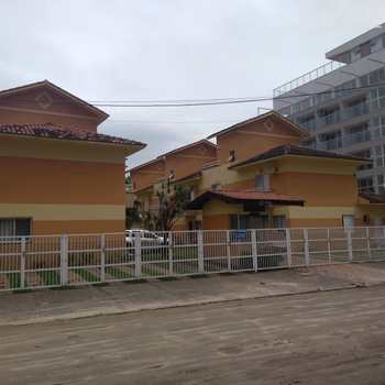 Casa de Condomínio em Bertioga, bairro Maitinga