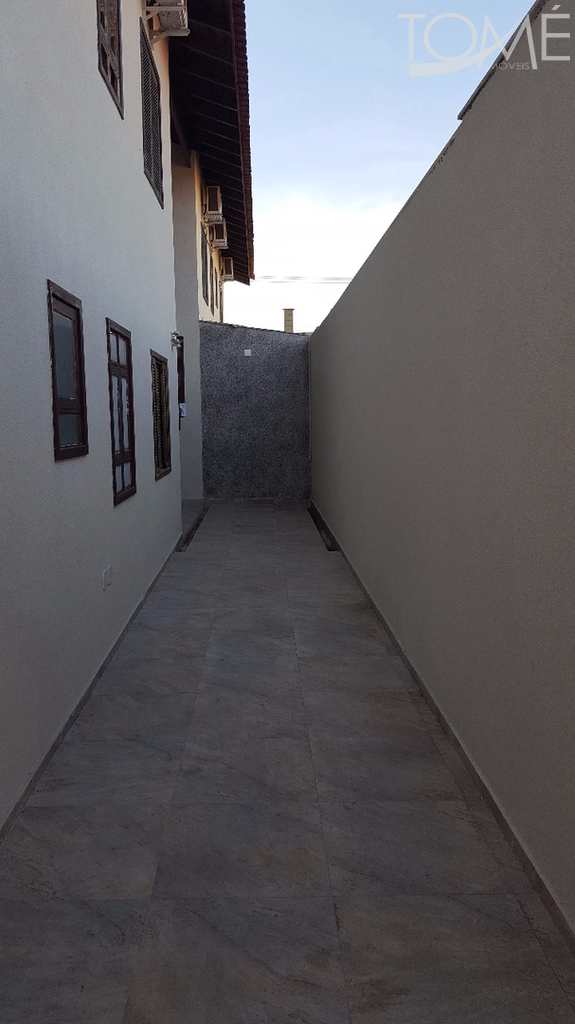 Conjunto Comercial em Bertioga, no bairro Centro