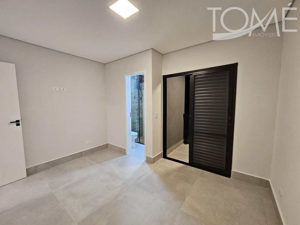Casa em Bertioga, no bairro Centro