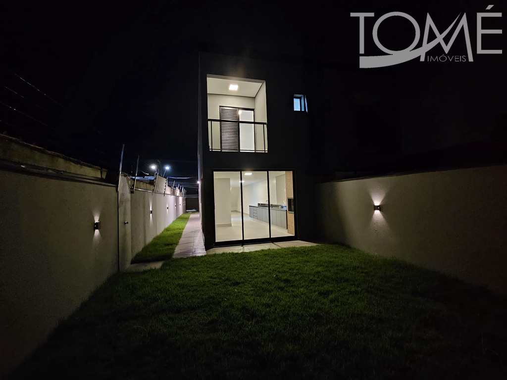 Casa em Bertioga, no bairro Centro