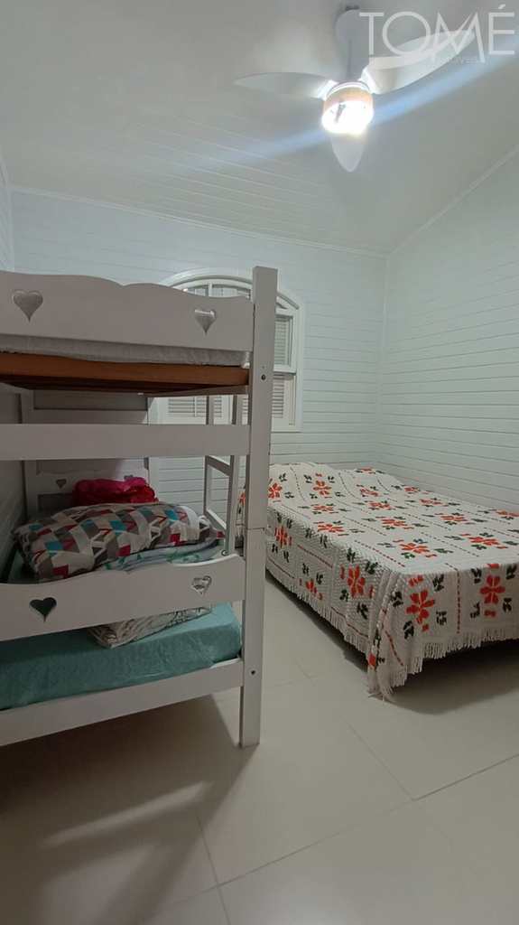 Casa em Bertioga, no bairro Indaiá