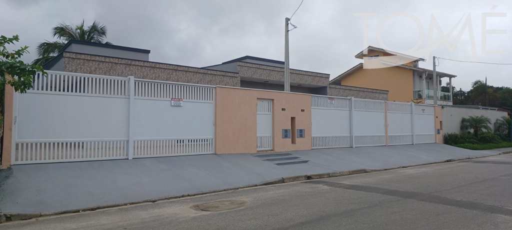 Casa em Bertioga, no bairro Maitinga