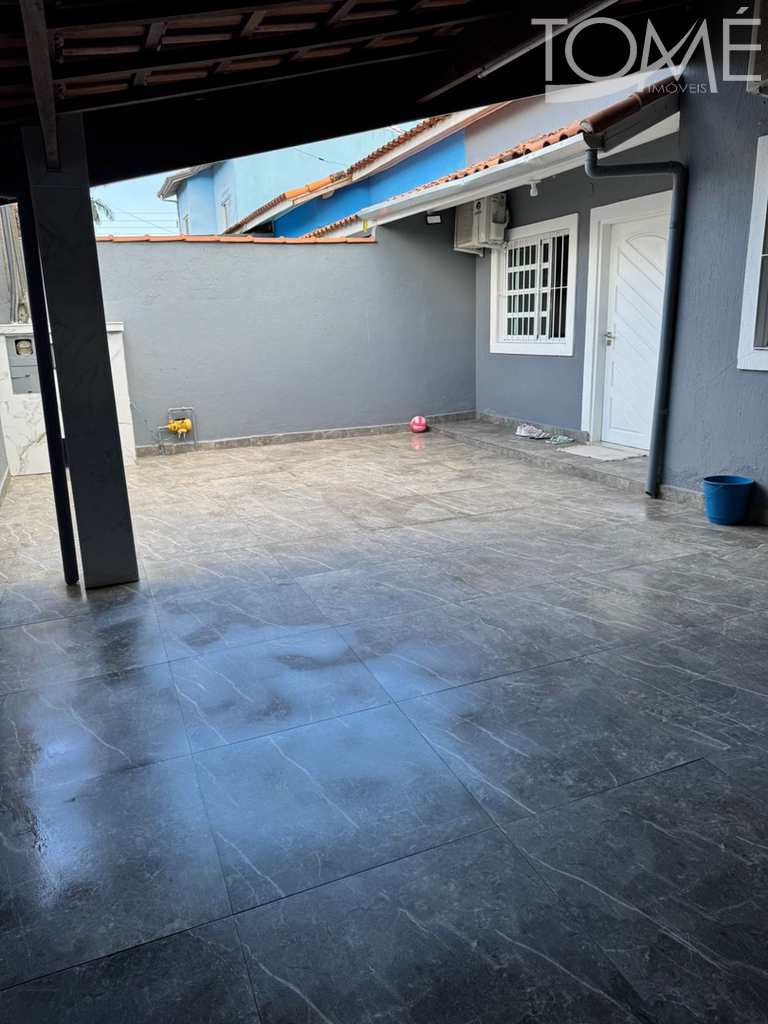 Casa em Bertioga, no bairro Centro