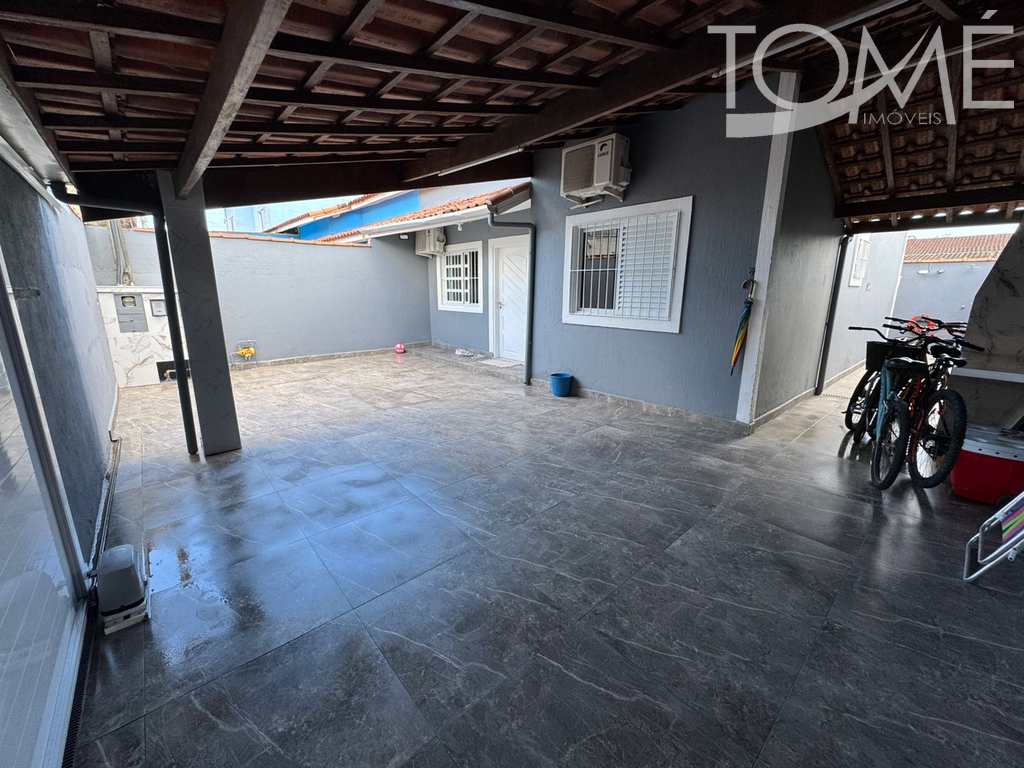 Casa em Bertioga, no bairro Centro