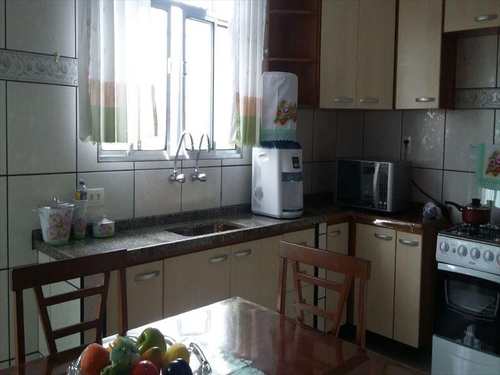 Casa, código 10247 em São Vicente, bairro Vila Mateo Bei