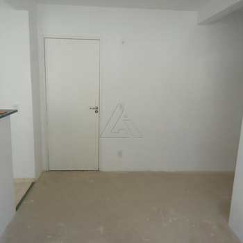 Apartamento em Cotia, bairro Chácara Tropical (Caucaia do Alto)