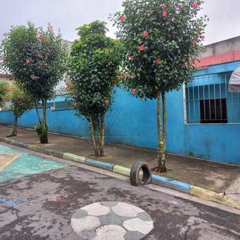 Casa em Embu das Artes, bairro Jardim Mimas