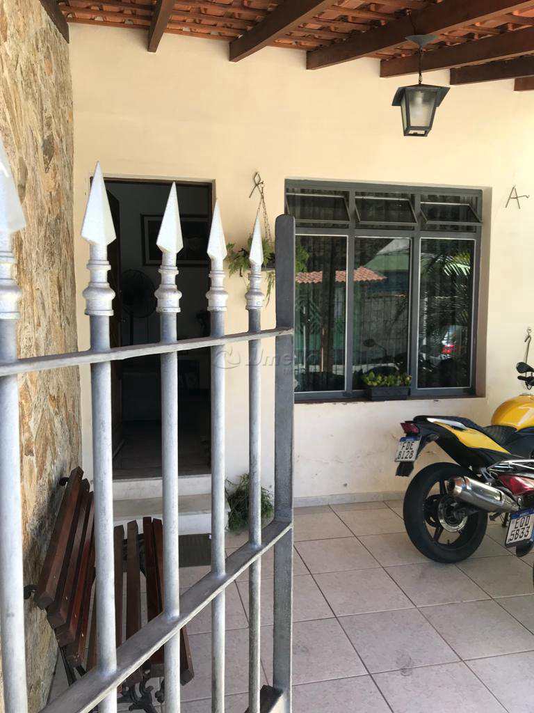 Casa em Mogi das Cruzes, no bairro Vila Industrial