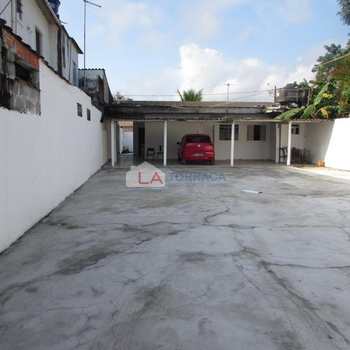 Casa em Praia Grande, bairro Tupiry
