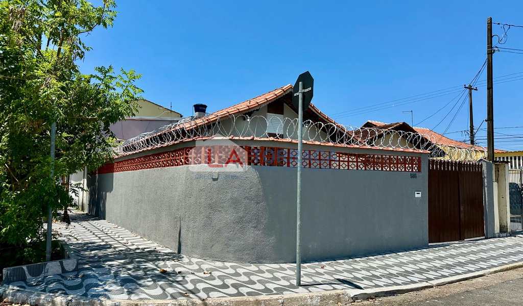 Casa em Praia Grande, bairro Maracanã