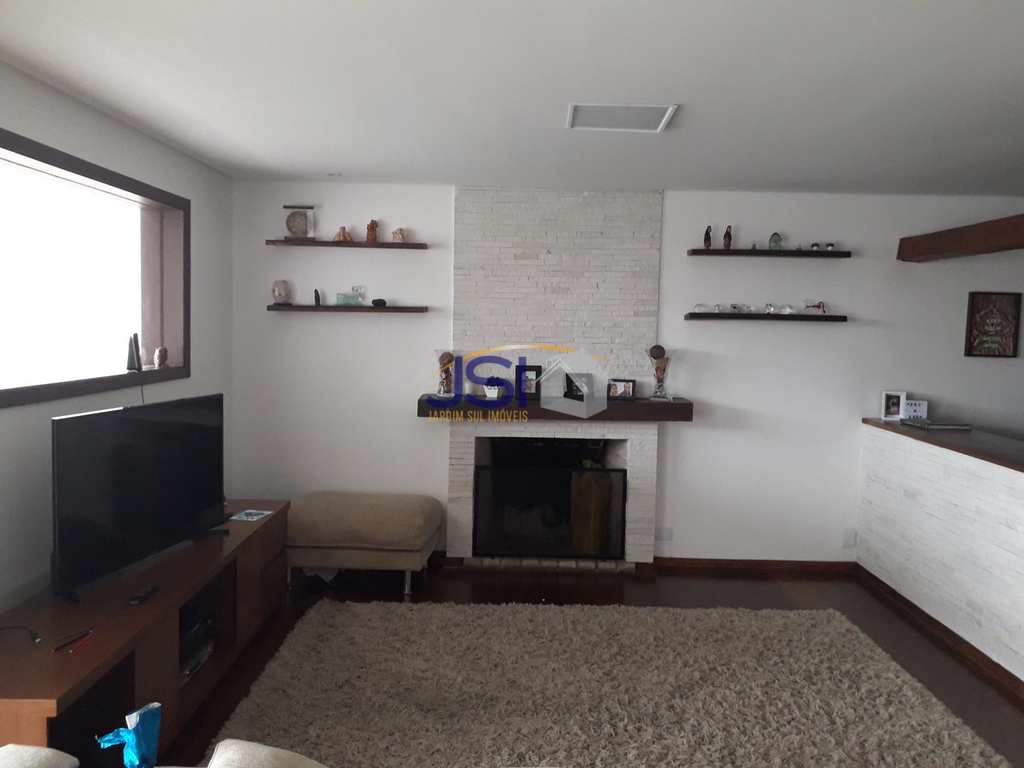 Casa em São Paulo, no bairro Jardim Leonor