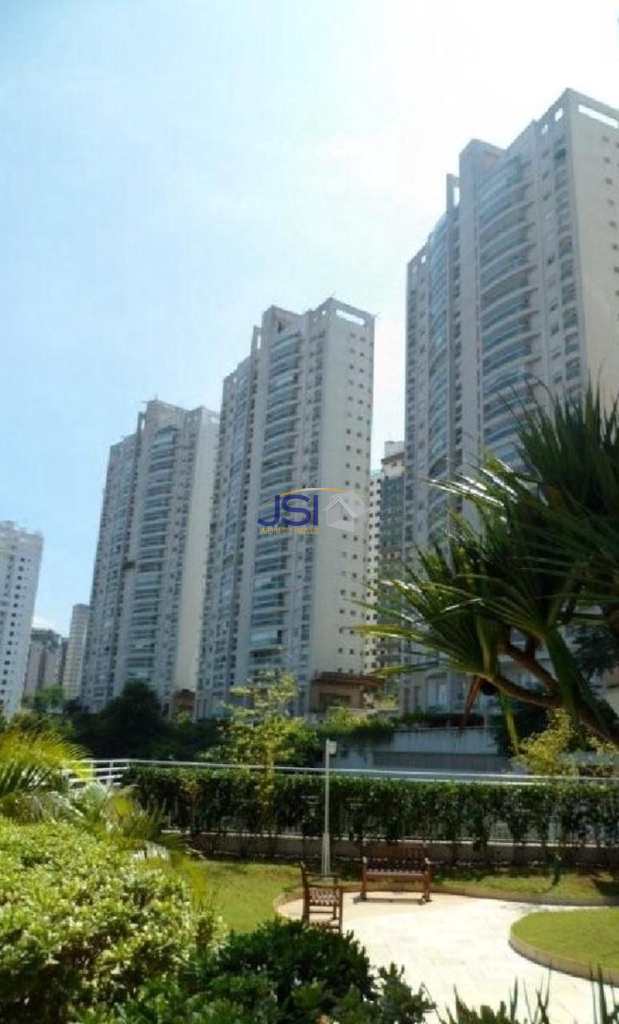 Apartamento em São Paulo, no bairro Morumbi