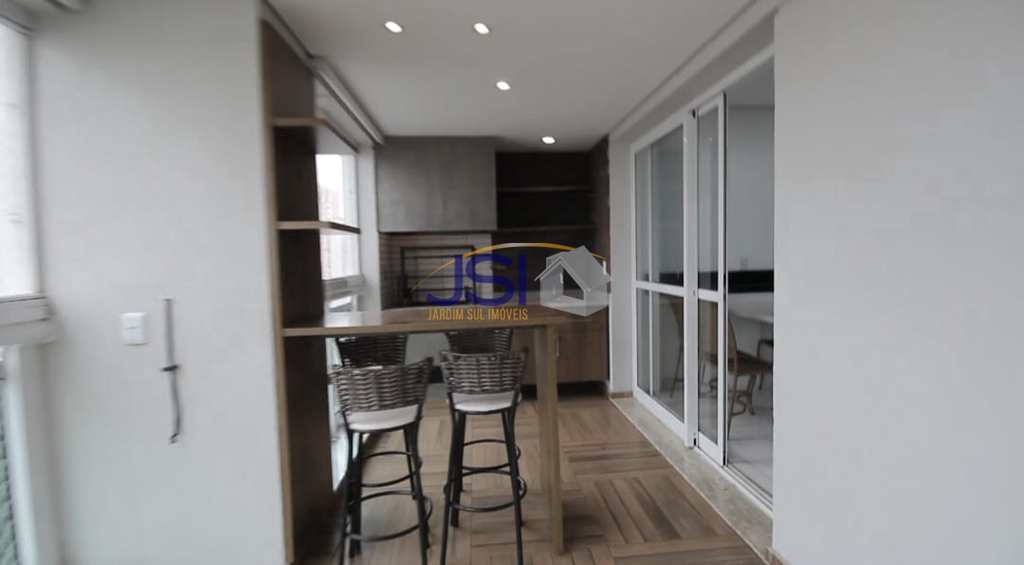 Apartamento em São Paulo, no bairro Morumbi