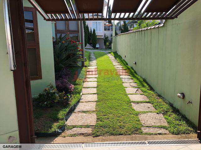 Casa de Condomínio em Jacareí, no bairro Jardim Coleginho