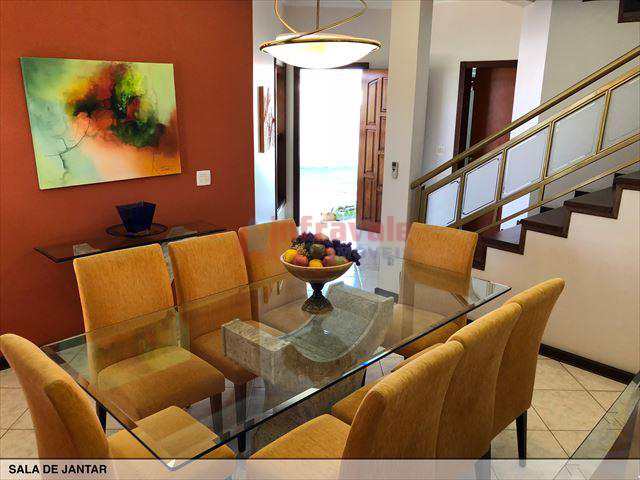 Casa de Condomínio em Jacareí, no bairro Jardim Coleginho