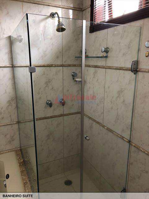 Casa de Condomínio em Jacareí, no bairro Jardim Coleginho