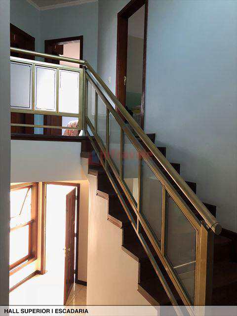 Casa de Condomínio em Jacareí, no bairro Jardim Coleginho