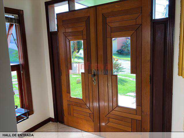 Casa de Condomínio em Jacareí, no bairro Jardim Coleginho