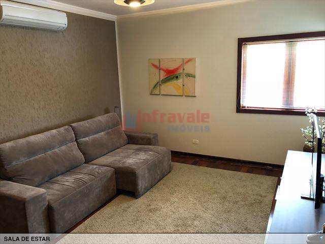 Casa de Condomínio em Jacareí, no bairro Jardim Coleginho