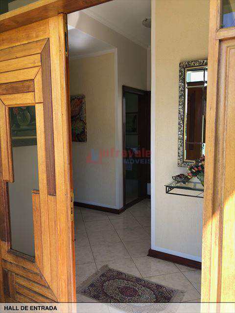 Casa de Condomínio em Jacareí, no bairro Jardim Coleginho