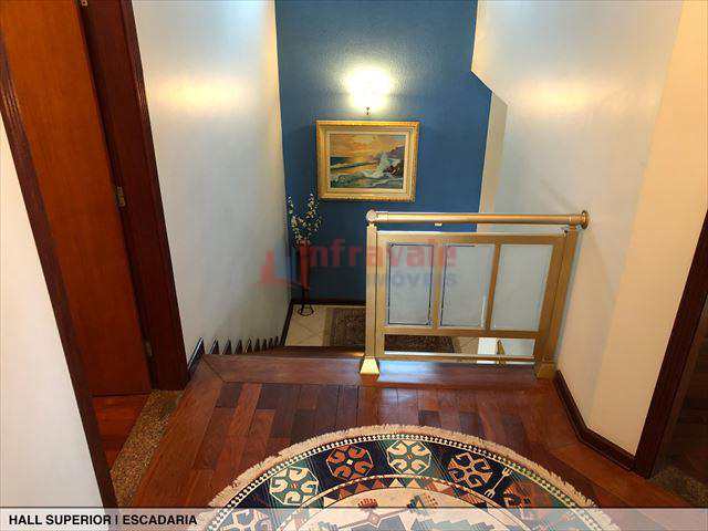 Casa de Condomínio em Jacareí, no bairro Jardim Coleginho