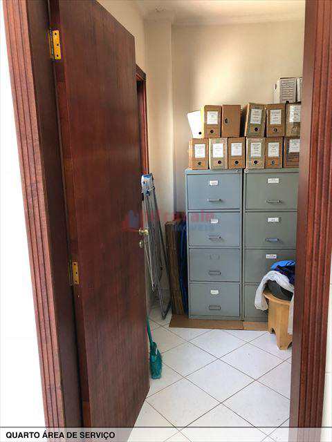 Casa de Condomínio em Jacareí, no bairro Jardim Coleginho