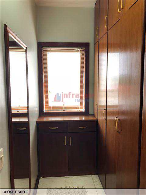 Casa de Condomínio em Jacareí, no bairro Jardim Coleginho