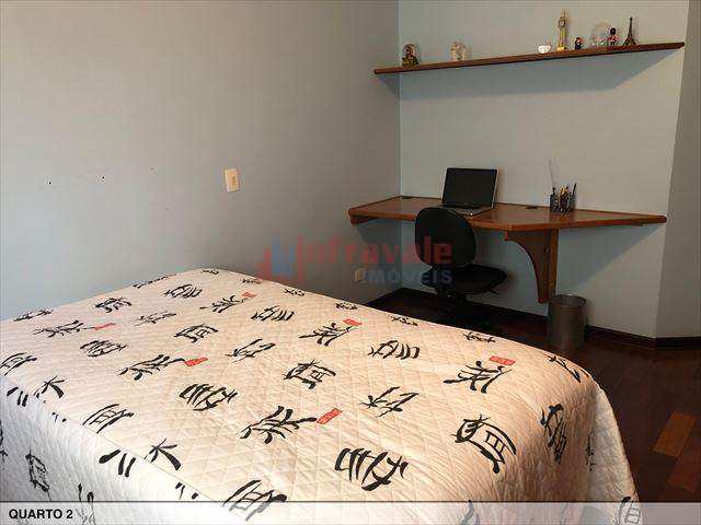 Casa de Condomínio em Jacareí, no bairro Jardim Coleginho