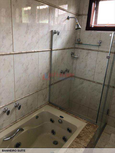 Casa de Condomínio em Jacareí, no bairro Jardim Coleginho