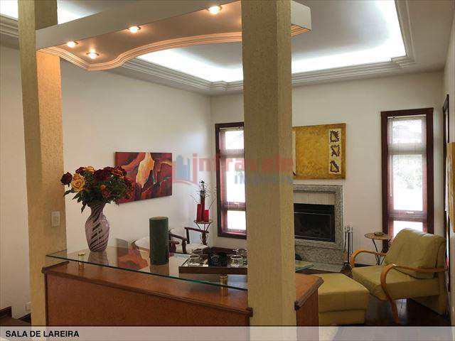 Casa de Condomínio em Jacareí, no bairro Jardim Coleginho