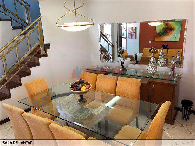 Casa de Condomínio em Jacareí, no bairro Jardim Coleginho