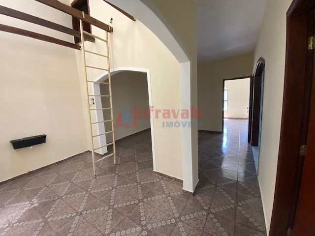 Casa em Jacareí, no bairro Jardim do Vale