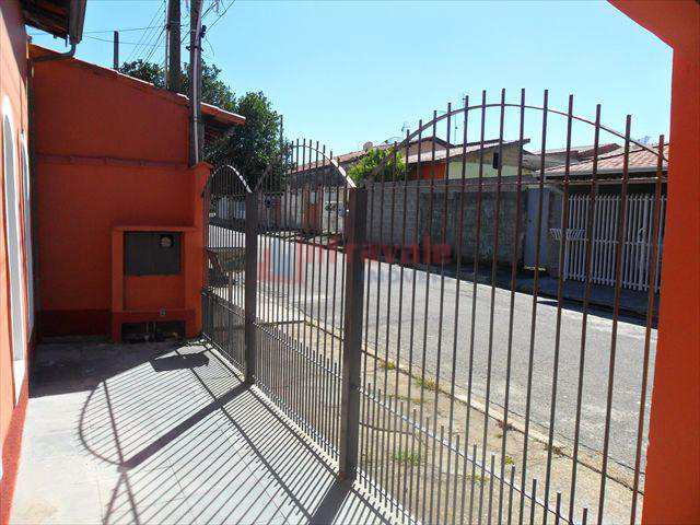 Casa em Jacareí, no bairro Jardim do Vale