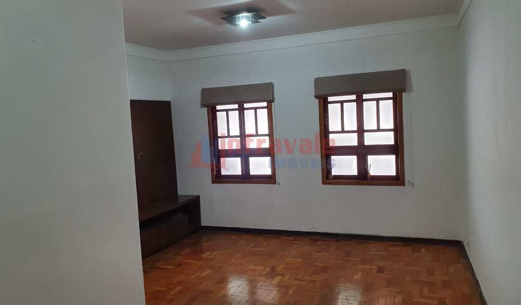 Casa em Jacareí, bairro Parque Brasil
