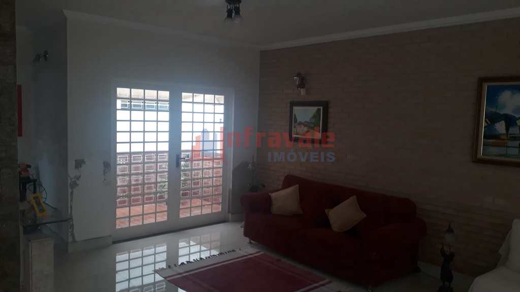 Casa em Jacareí, no bairro Cidade Jardim