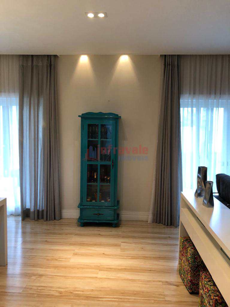 Casa de Condomínio em Jacareí, no bairro Jardim América