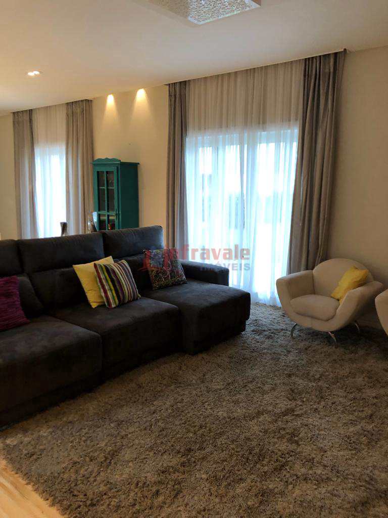 Casa de Condomínio em Jacareí, no bairro Jardim América