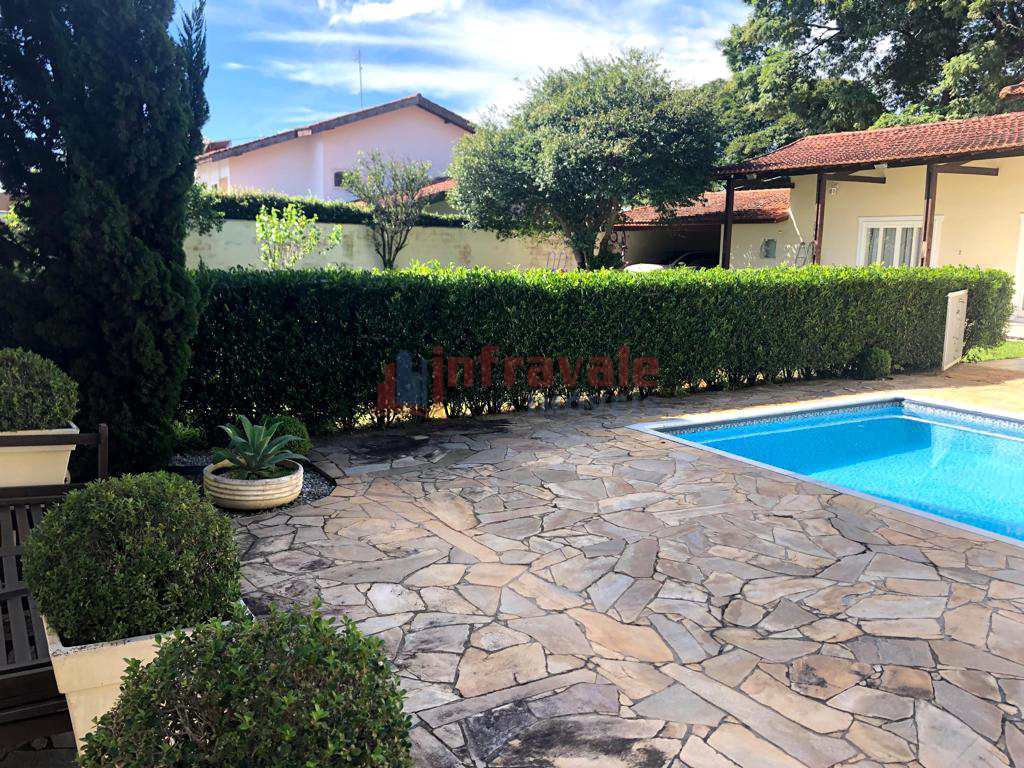 Casa de Condomínio em Jacareí, no bairro Jardim América