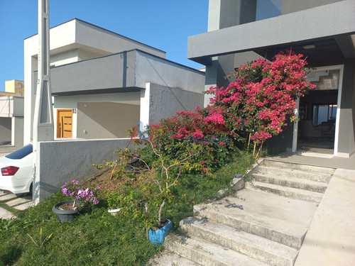 Sobrado de Condomínio, código 11800 em Jacareí, bairro Residencial São Paulo