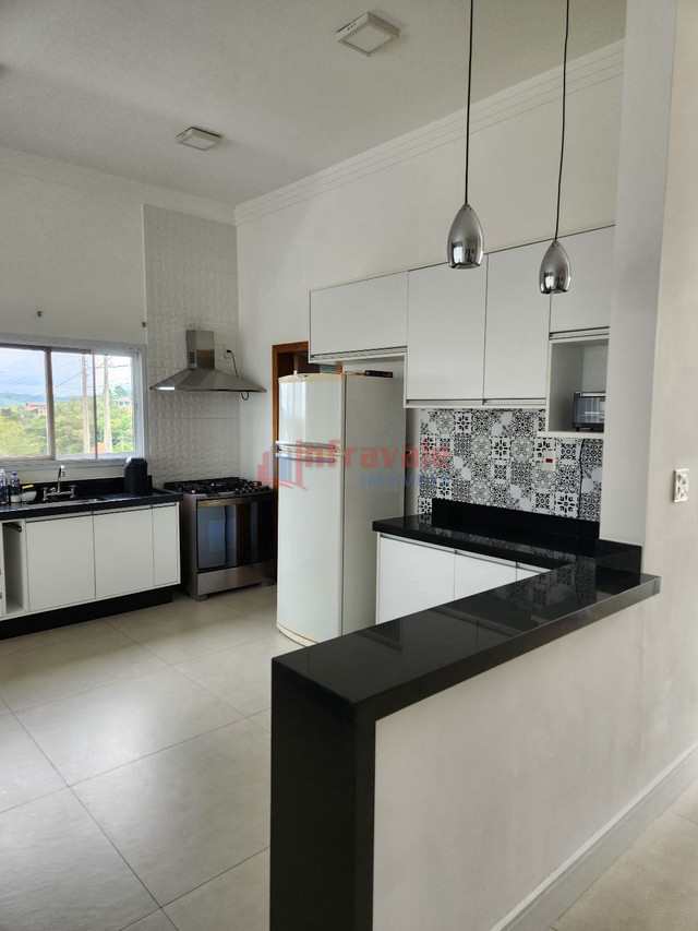 Casa de Condomínio em Jacareí, no bairro Loteamento Residencial Parque Lago Dourado