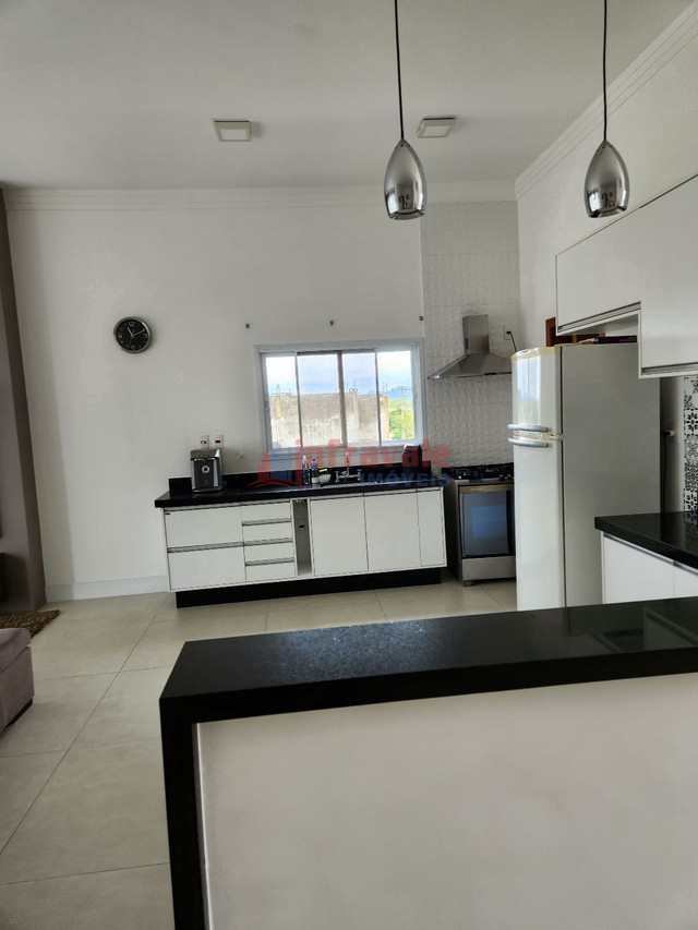 Casa de Condomínio em Jacareí, no bairro Loteamento Residencial Parque Lago Dourado