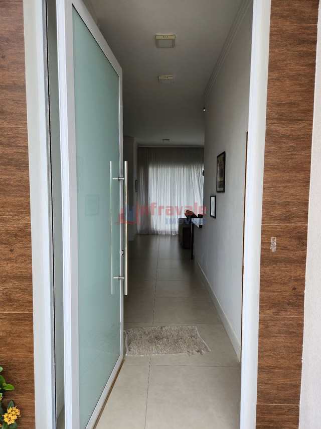 Casa de Condomínio em Jacareí, no bairro Loteamento Residencial Parque Lago Dourado