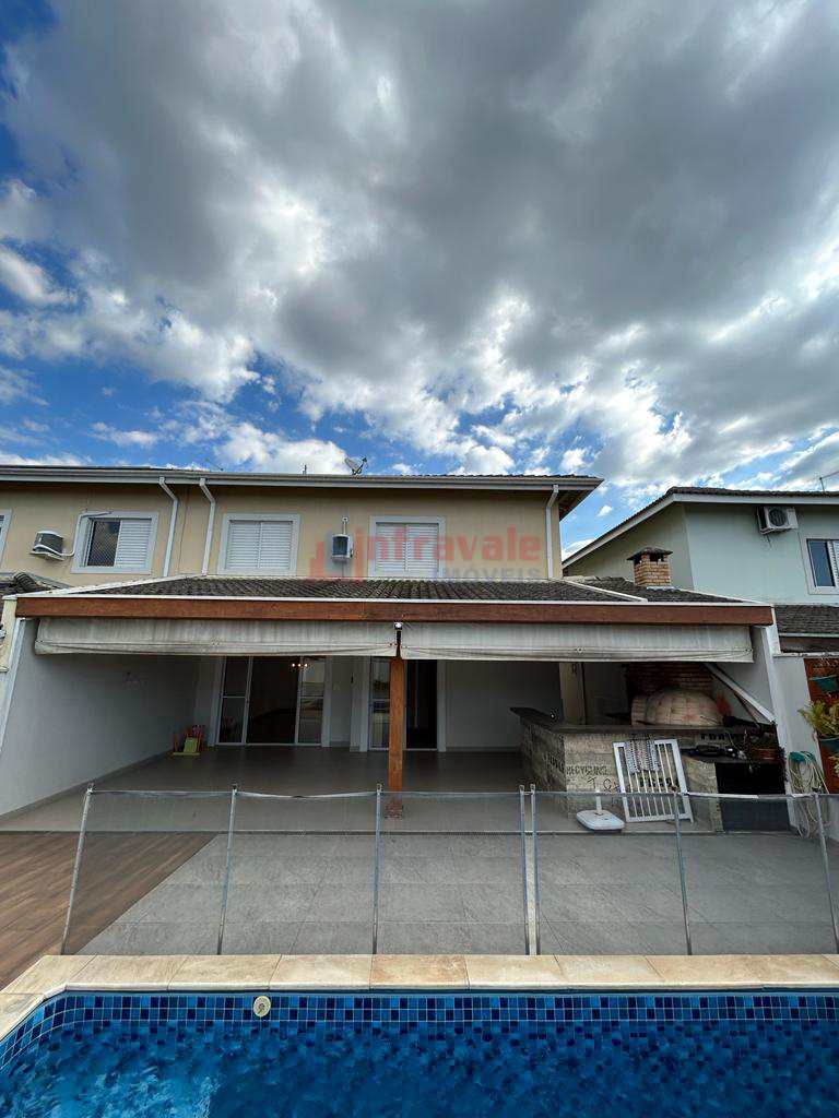 Sobrado de Condomínio em Jacareí, no bairro Loteamento Villa Branca