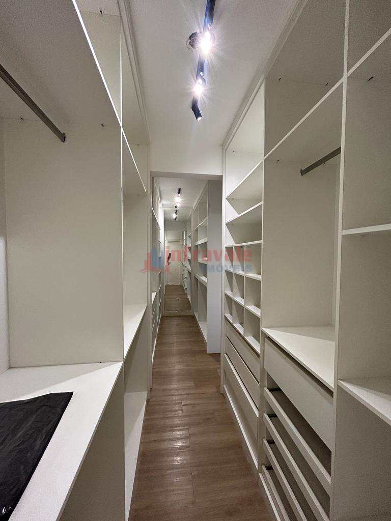 Sobrado de Condomínio em Jacareí, no bairro Loteamento Villa Branca