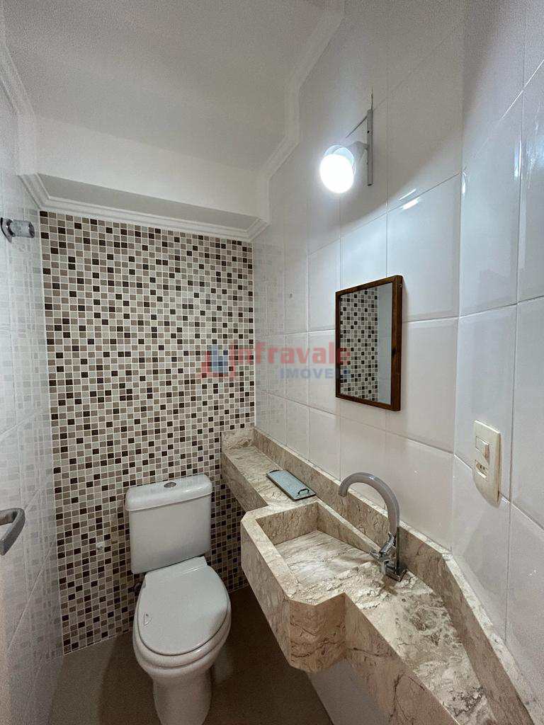 Sobrado de Condomínio em Jacareí, no bairro Loteamento Villa Branca