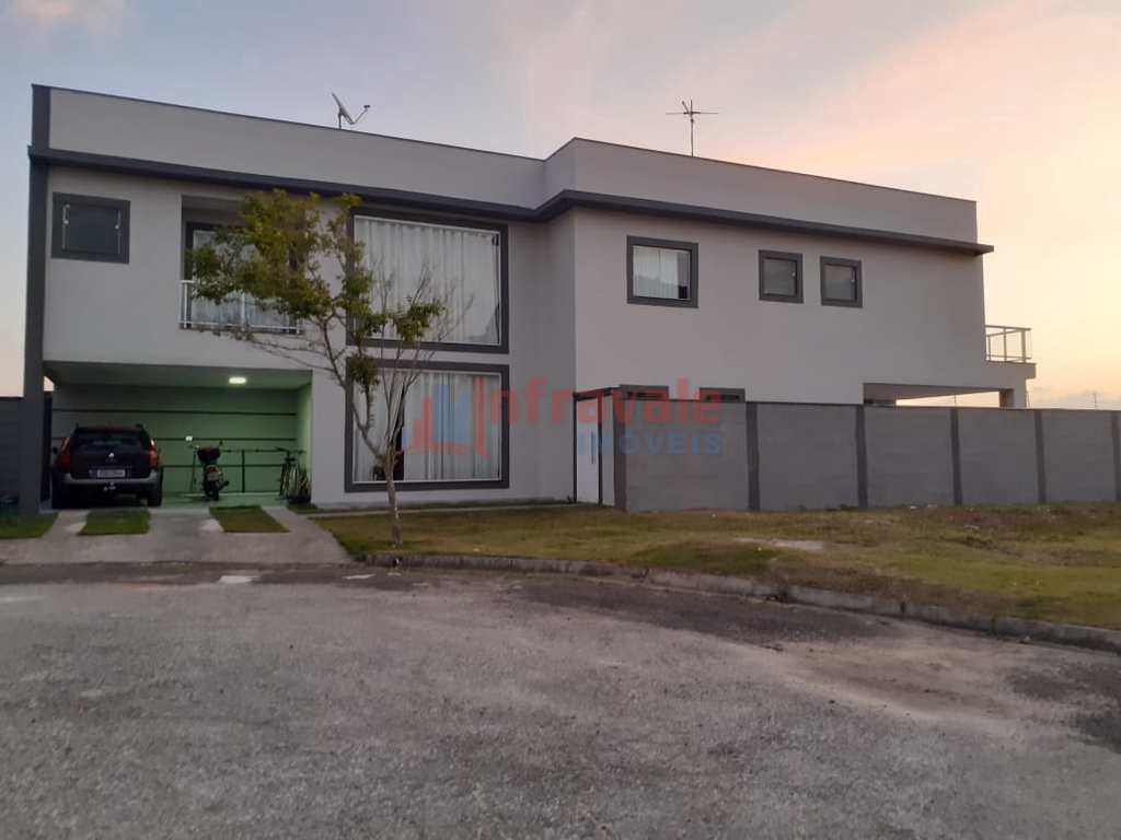 Sobrado de Condomínio em Jacareí, no bairro Jardim Jacinto